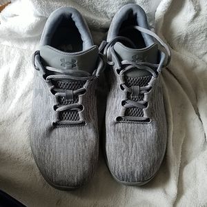 Under Armour sneakers men 8 women size 9.5